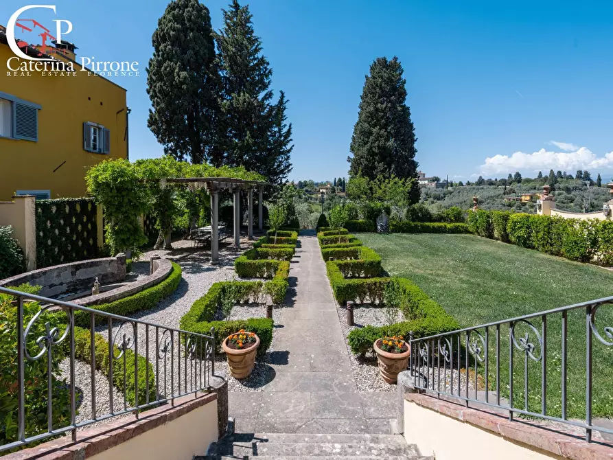 Immagine 38 di Villa in affitto  in Piazzale Michelangiolo a Firenze