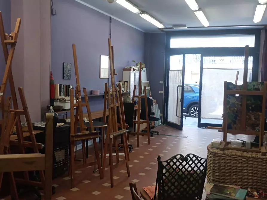 Immagine 6 di Negozio in vendita  in via Lunga 40 a Firenze