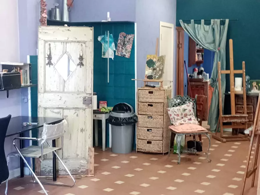 Immagine 7 di Negozio in vendita  in via Lunga 40 a Firenze
