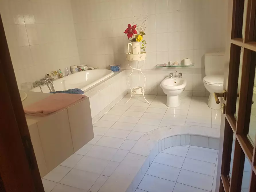 Immagine 16 di Appartamento in vendita  a Paterno'