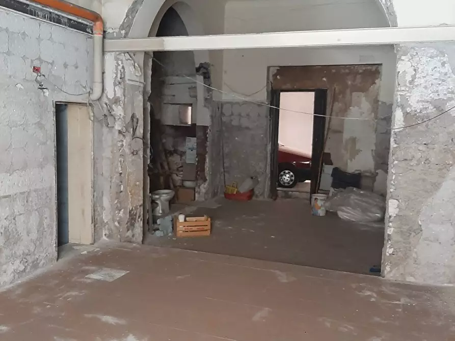 Immagine 2 di Negozio in vendita  a Paternò