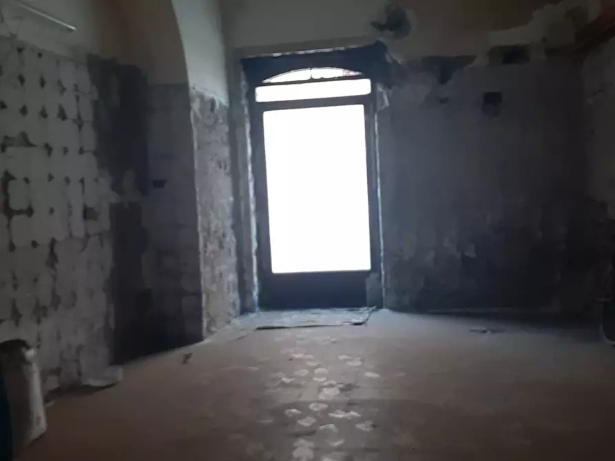 Immagine 5 di Negozio in vendita  a Paternò