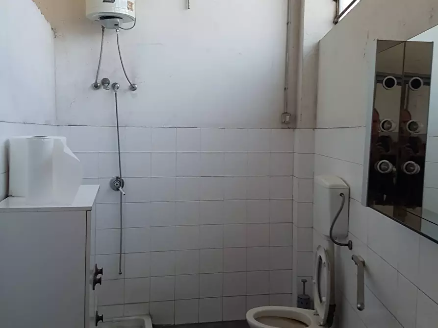 Immagine 7 di Negozio in vendita  a Paterno'