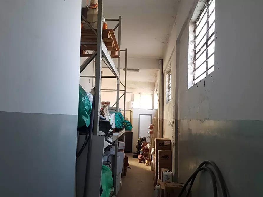 Immagine 6 di Negozio in vendita  a Paterno'