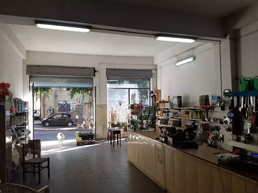 Immagine 4 di Negozio in vendita  a Paterno'