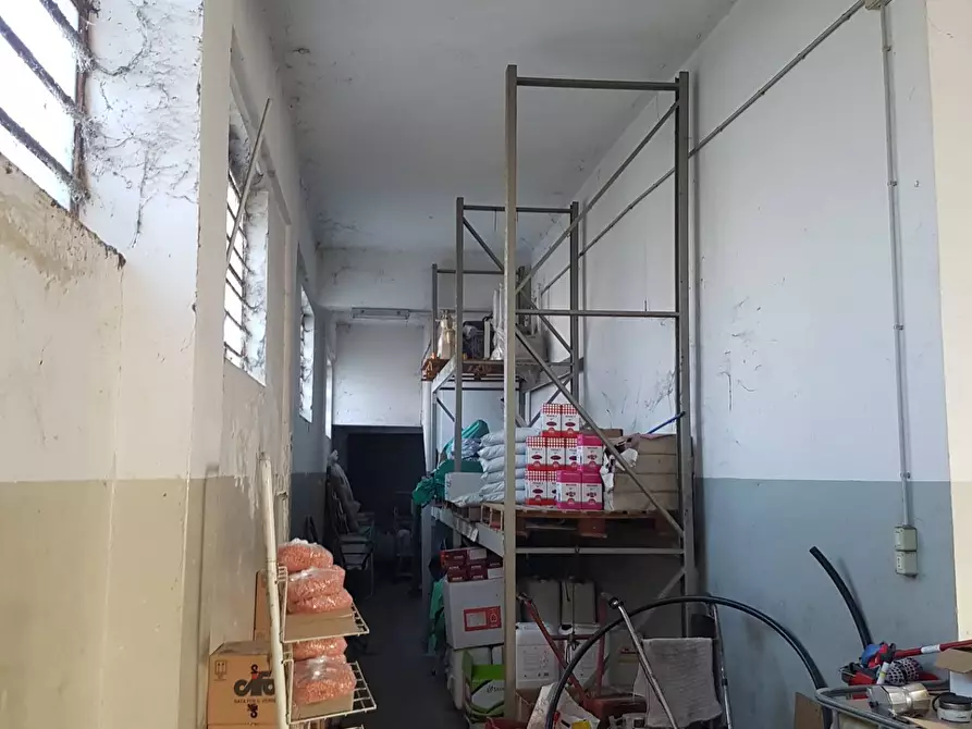 Immagine 5 di Negozio in vendita  a Paterno'