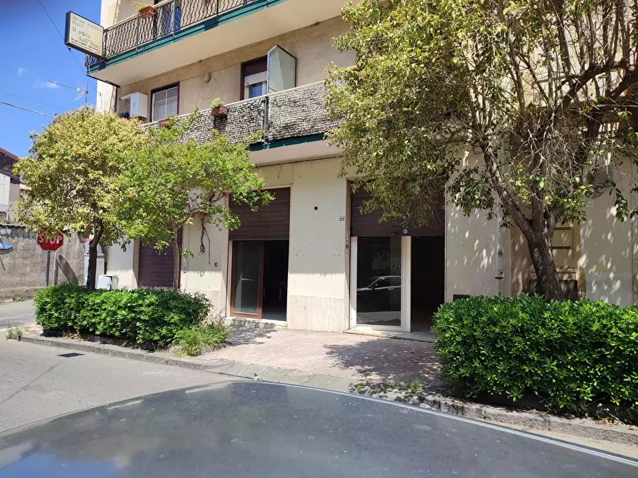 Immagine 2 di Negozio in vendita  a Belpasso