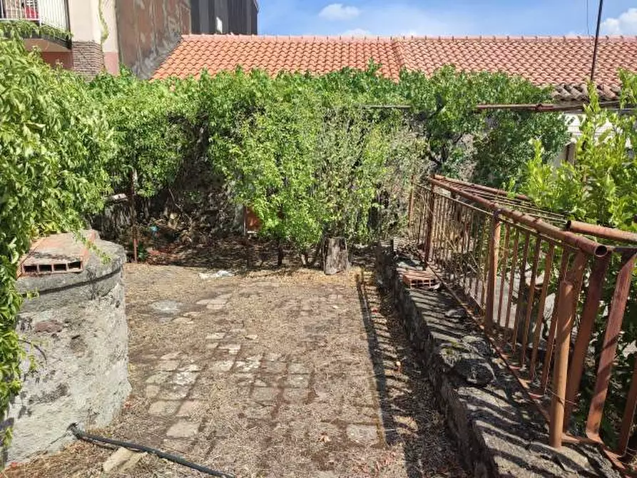 Immagine 10 di Villa in vendita  a Gravina Di Catania