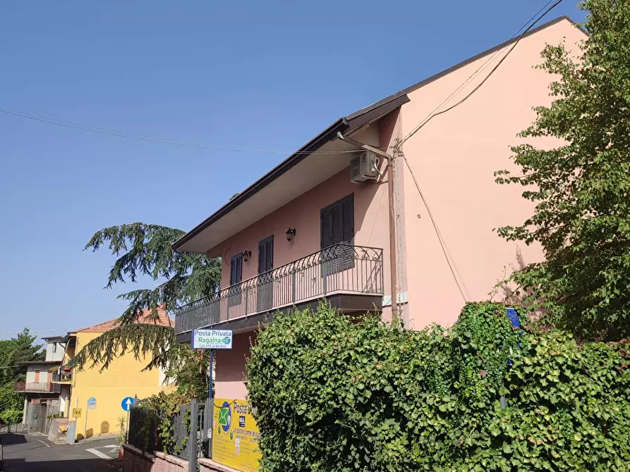 Immagine 2 di Casa indipendente in vendita  a Gravina Di Catania