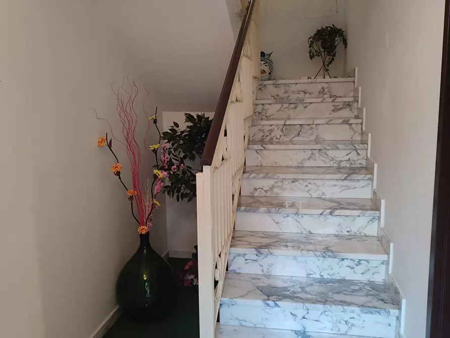 Immagine 15 di Casa indipendente in vendita  a Gravina Di Catania