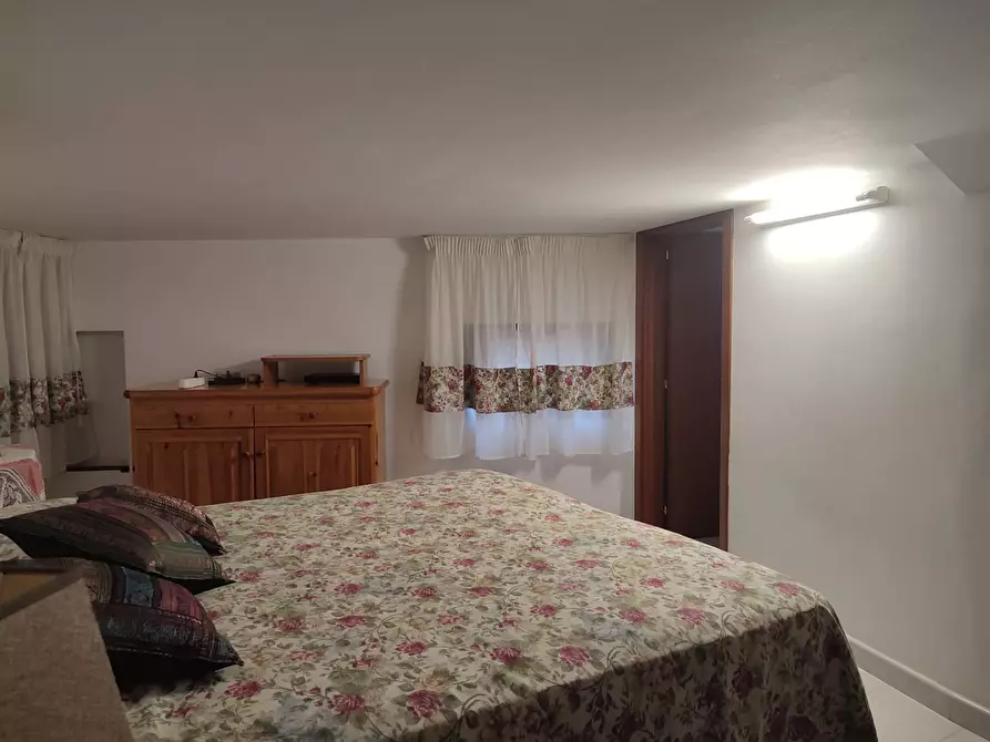 Immagine 18 di Casa indipendente in vendita  a Gravina Di Catania