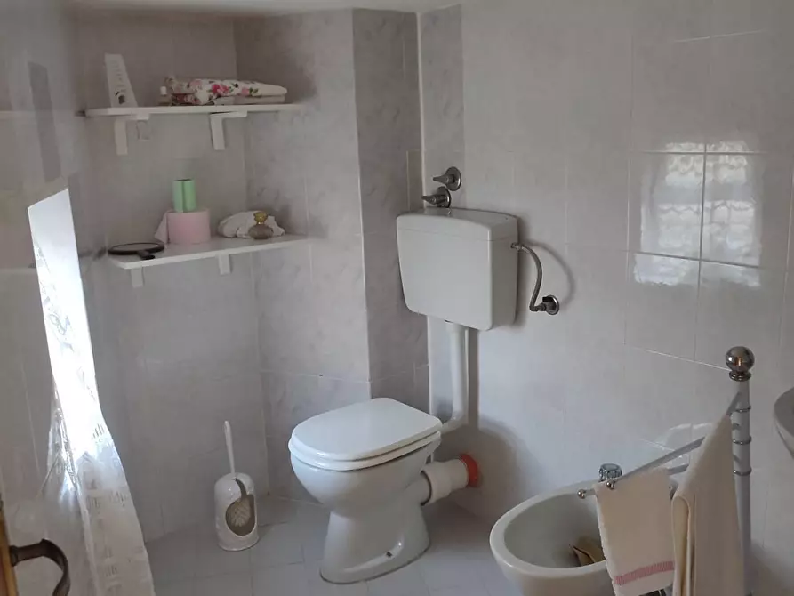 Immagine 19 di Casa indipendente in vendita  a Gravina Di Catania