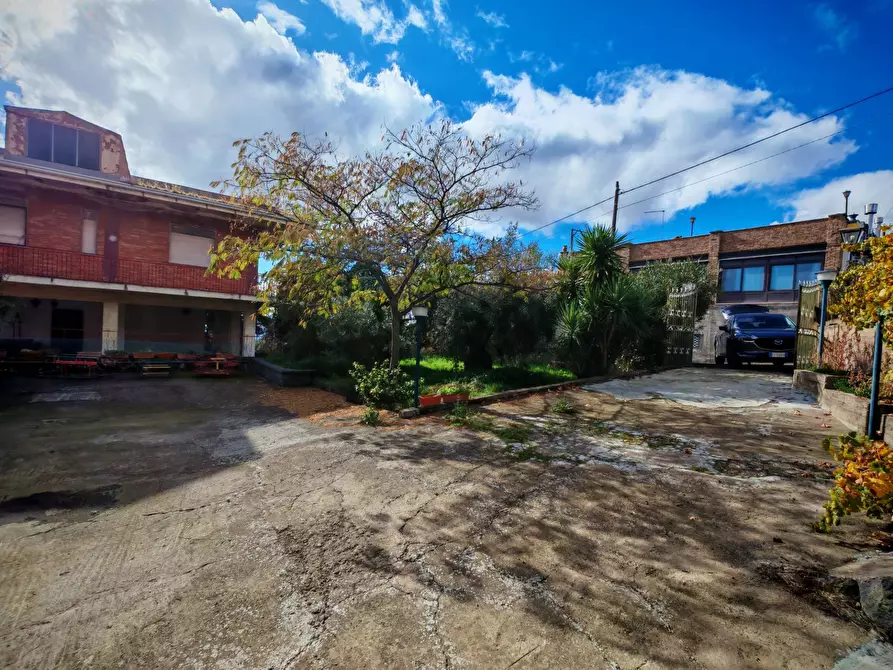 Immagine 5 di Villa in vendita  a Santa Maria Di Licodia