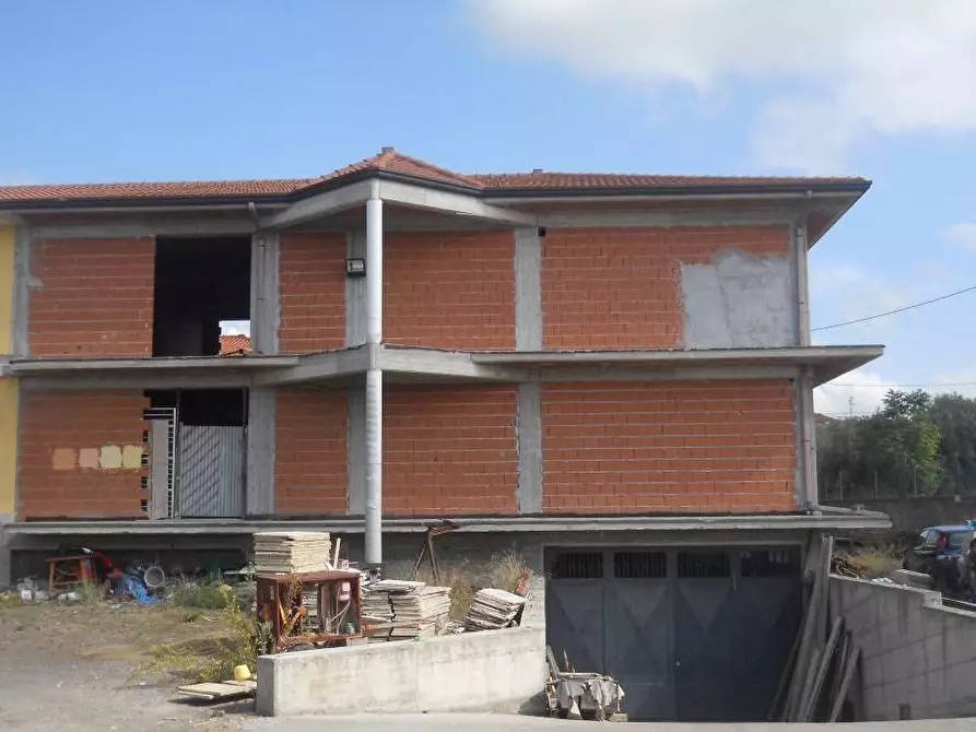 Immagine 1 di Villa in vendita  a Paterno'