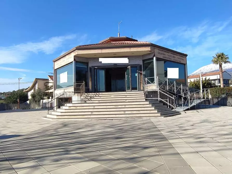 Immagine 1 di Negozio in vendita  a Santa Maria Di Licodia