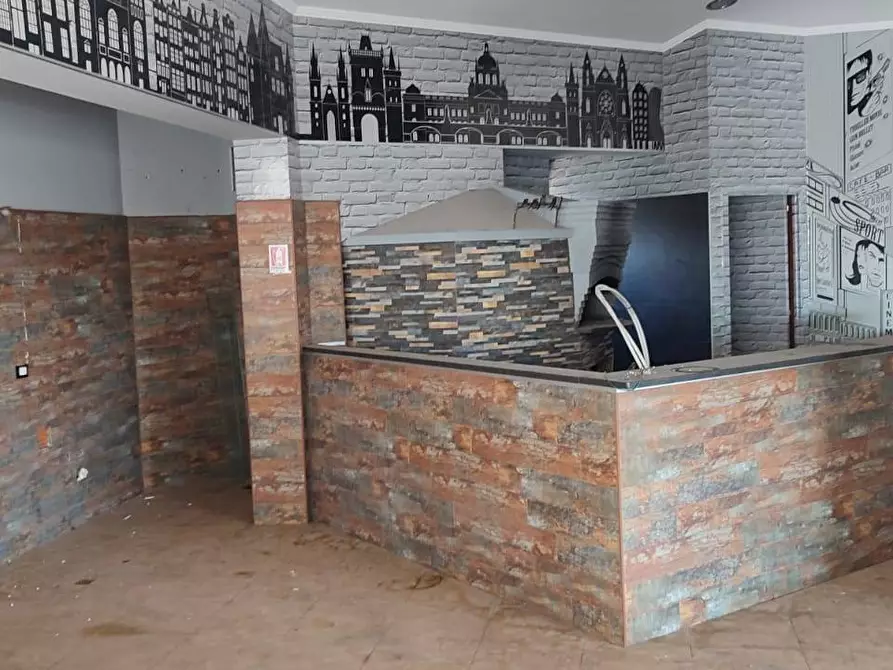 Immagine 11 di Negozio in vendita  a Santa Maria Di Licodia