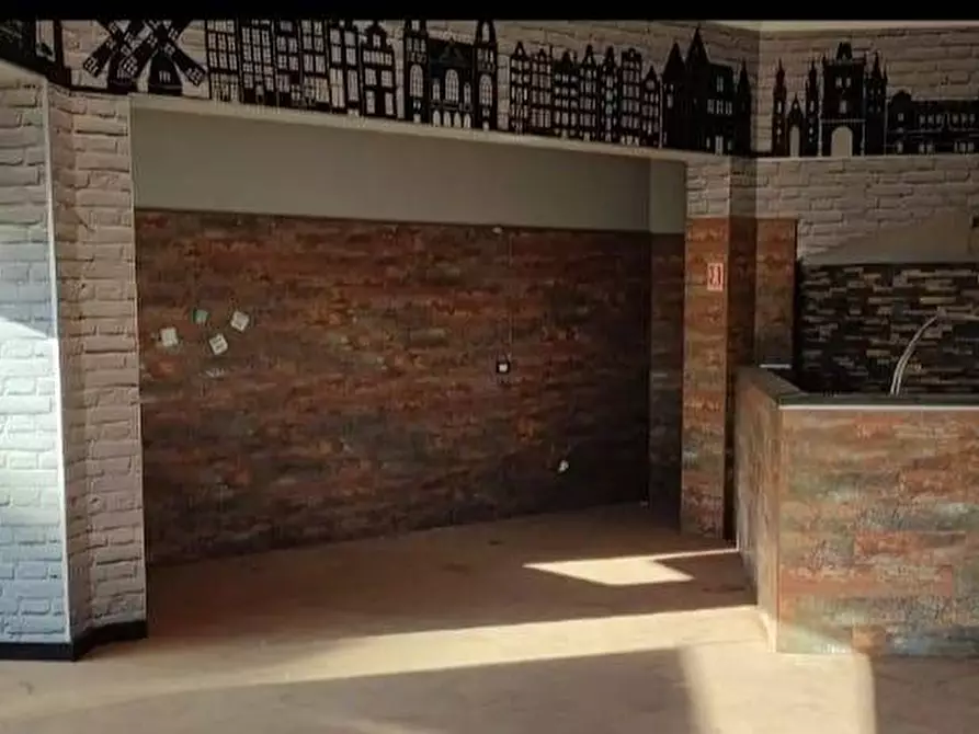 Immagine 12 di Negozio in vendita  a Santa Maria Di Licodia
