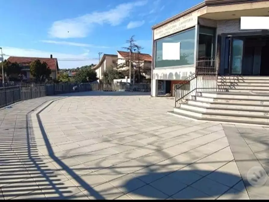 Immagine 6 di Negozio in vendita  a Santa Maria Di Licodia