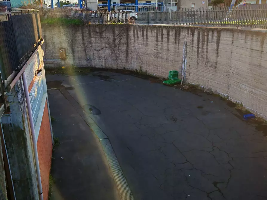 Immagine 21 di Locale commerciale in vendita  a Santa Maria Di Licodia