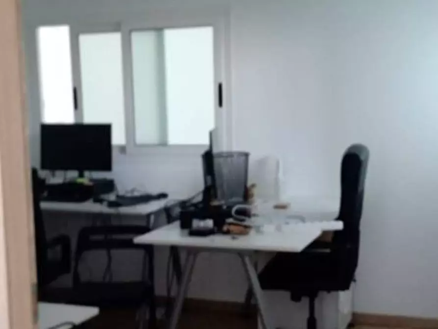 Immagine 8 di Negozio in vendita  a Santa Maria Di Licodia