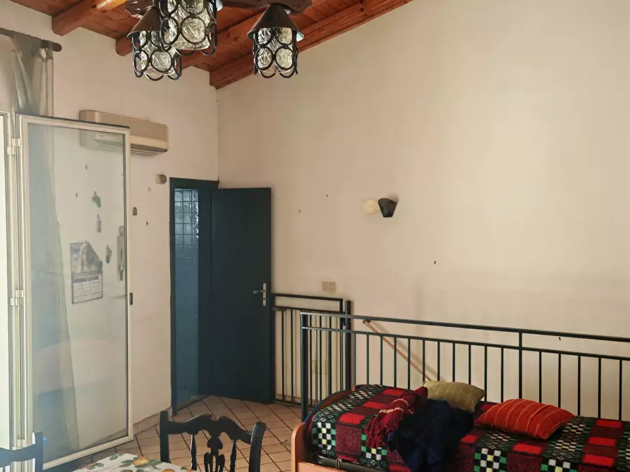 Immagine 13 di Casa indipendente in vendita  a Paterno'