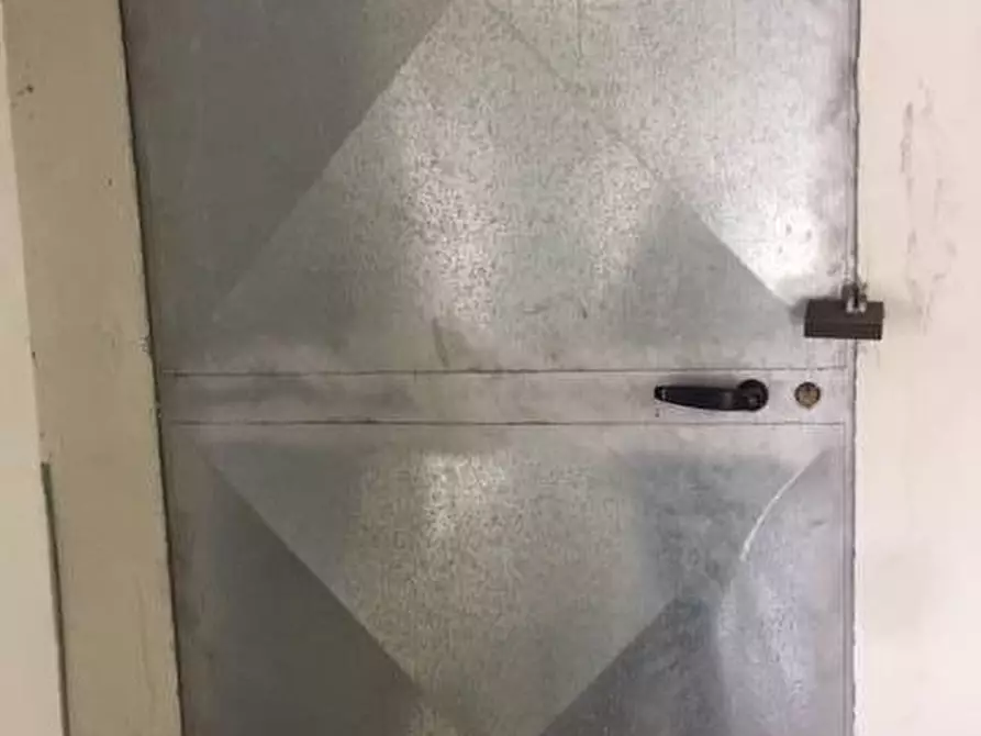 Immagine 5 di Locale commerciale in vendita  in Gioele Solari a Roma