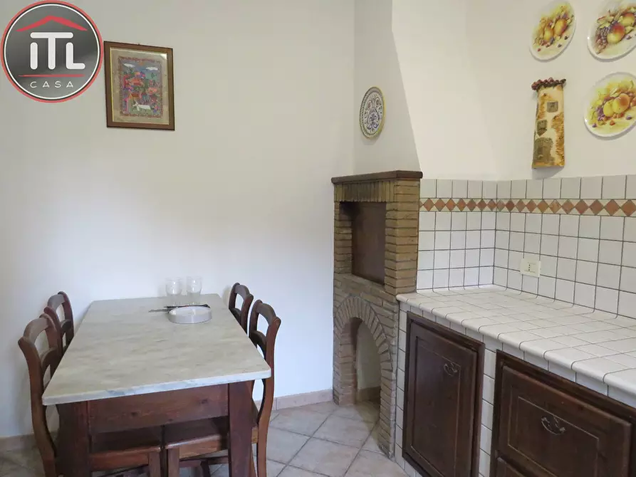 Immagine 3 di Villa in vendita  in Via Diano D'alba 5 a Roma