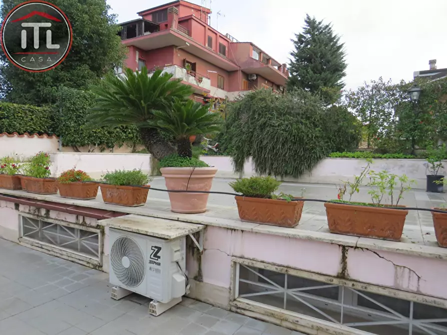 Immagine 18 di Villa in vendita  in Via Diano D'alba 5 a Roma