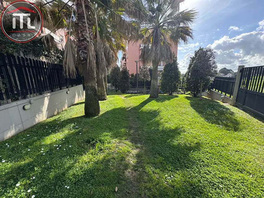 Immagine 30 di Appartamento in vendita  in Via dei Cantelmo 221 a Roma