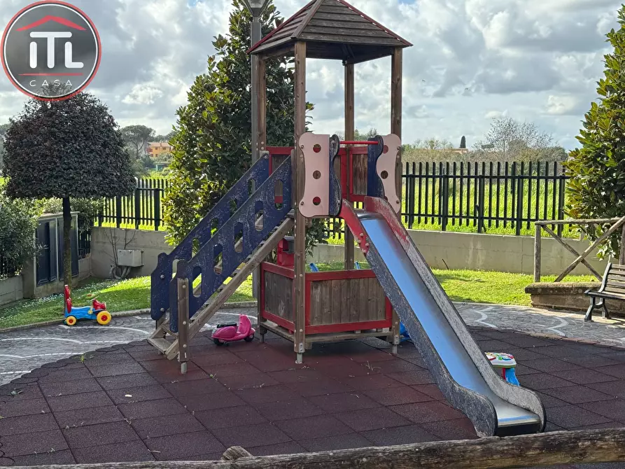 Immagine 34 di Appartamento in vendita  in Via dei Cantelmo 221 a Roma