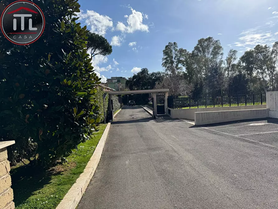 Immagine 40 di Appartamento in vendita  in Via dei Cantelmo 221 a Roma