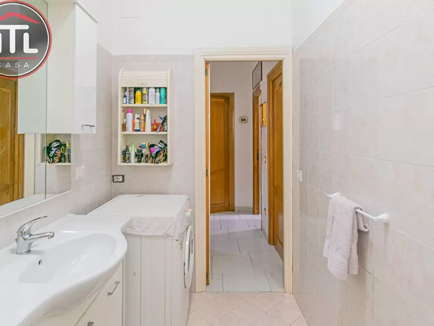 Immagine 21 di Appartamento in vendita  in Via Santafiora a Roma