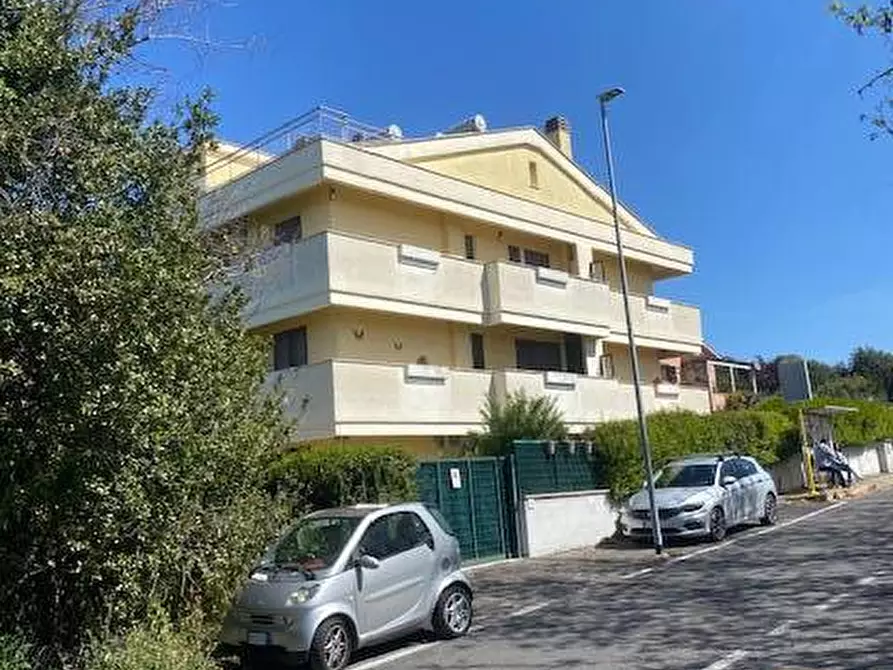 Immagine 1 di Appartamento in vendita  in Via Tullio Ascarelli a Roma
