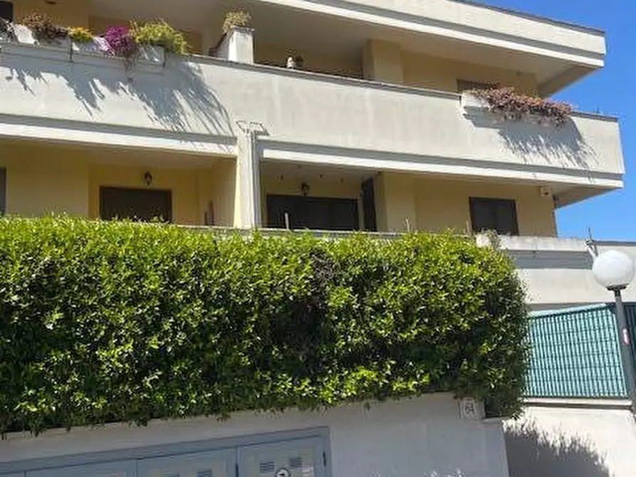 Immagine 3 di Appartamento in vendita  in Via Tullio Ascarelli a Roma