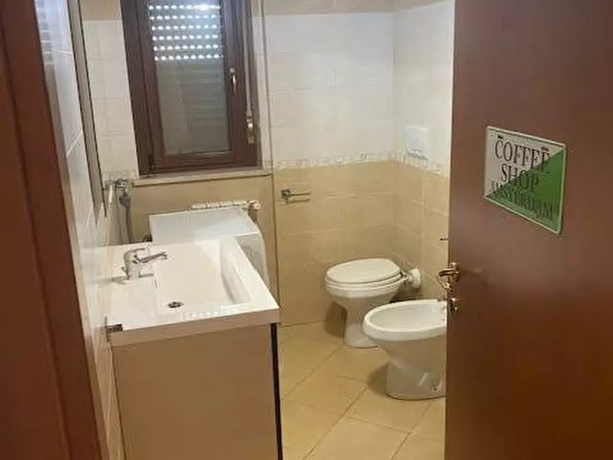 Immagine 8 di Appartamento in vendita  in Via Tullio Ascarelli a Roma