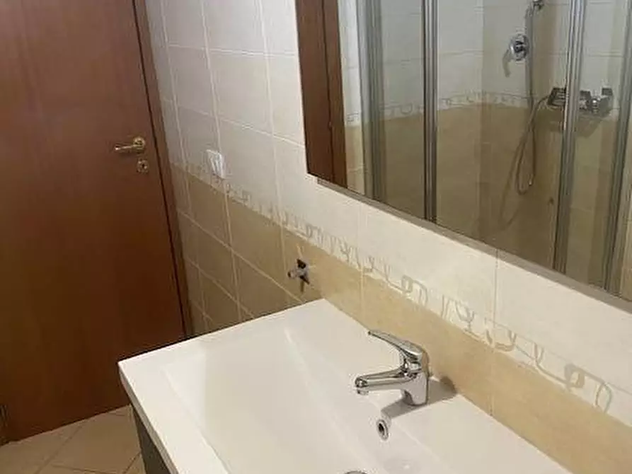 Immagine 10 di Appartamento in vendita  in Via Tullio Ascarelli a Roma