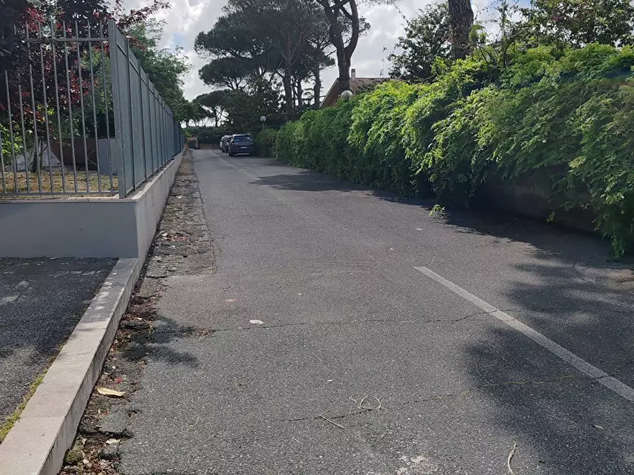 Immagine 48 di Villa in vendita  in Via Giuseppe Vanni a Roma