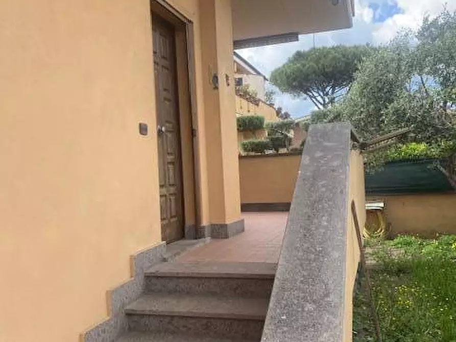 Immagine 3 di Villa in vendita  in Via Giuseppe Vanni a Roma