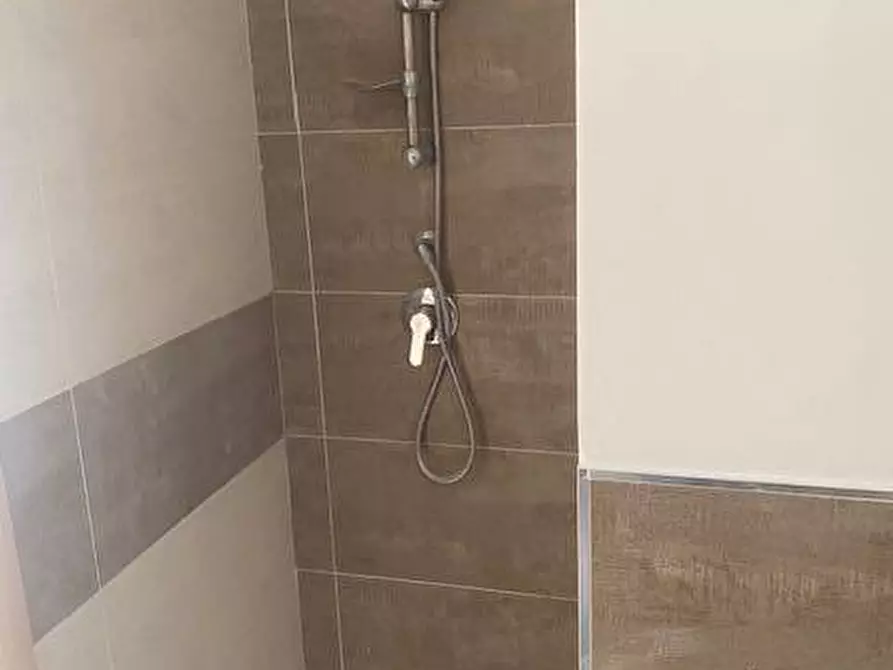 Immagine 9 di Appartamento in vendita  in Via Gino Borgatta a Roma