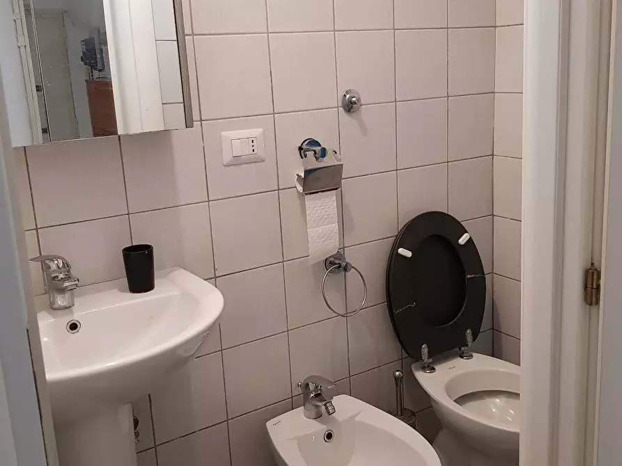 Immagine 17 di Appartamento in vendita  in Pietro Peretti 18 a Roma