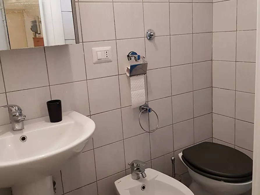 Immagine 18 di Appartamento in vendita  in Pietro Peretti 18 a Roma