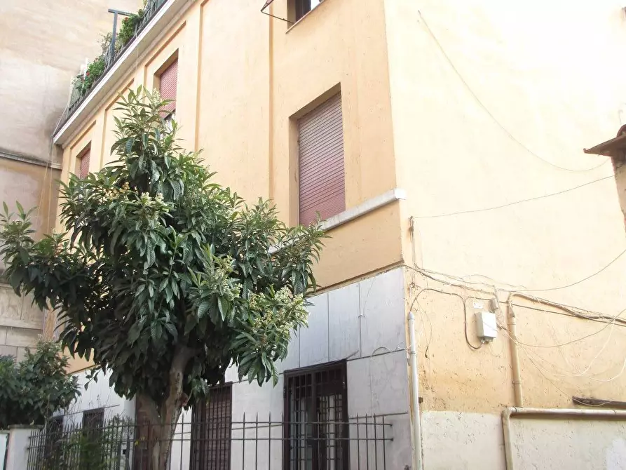 Immagine 30 di Appartamento in vendita  in Pietro Peretti 18 a Roma