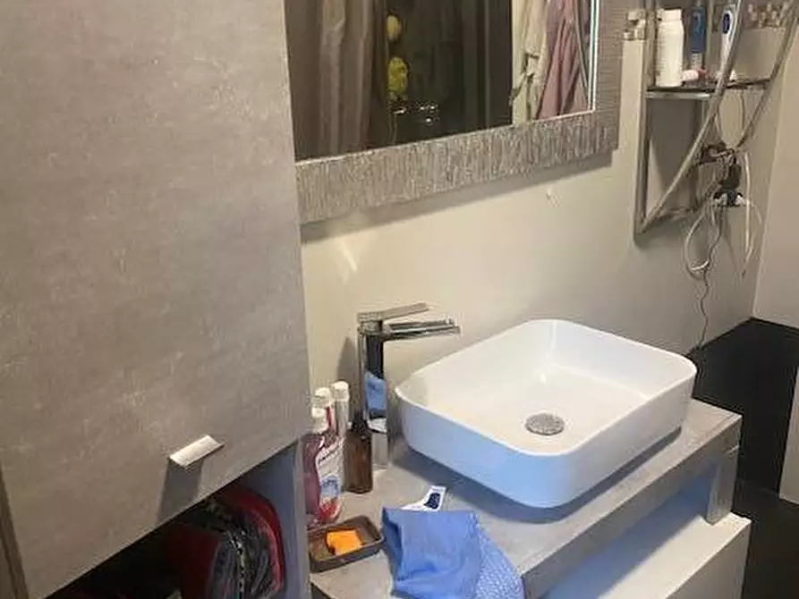 Immagine 9 di Appartamento in vendita  in Via F. Casorati 50 a Roma