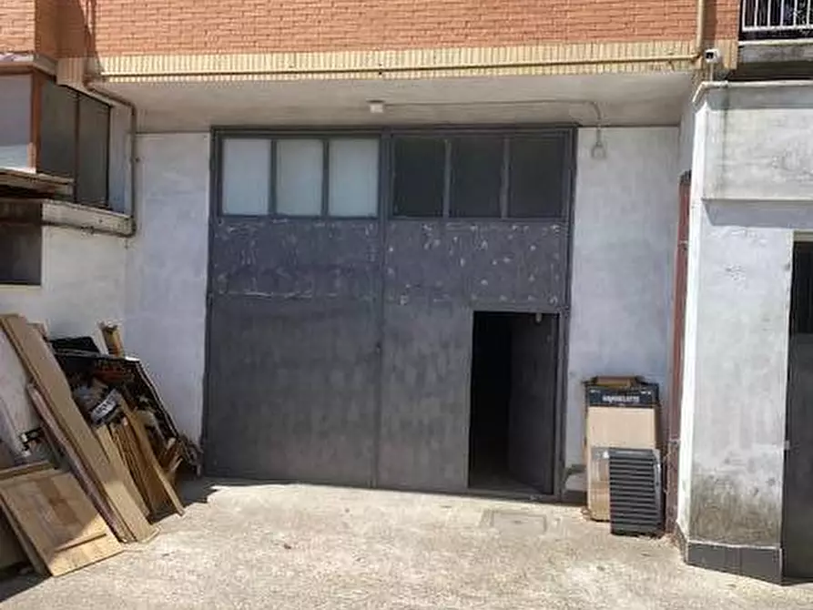 Immagine 5 di Locale commerciale in affitto  in Carlo Severini a Roma