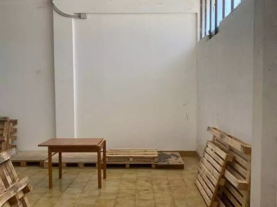 Immagine 7 di Locale commerciale in affitto  in Carlo Severini a Roma