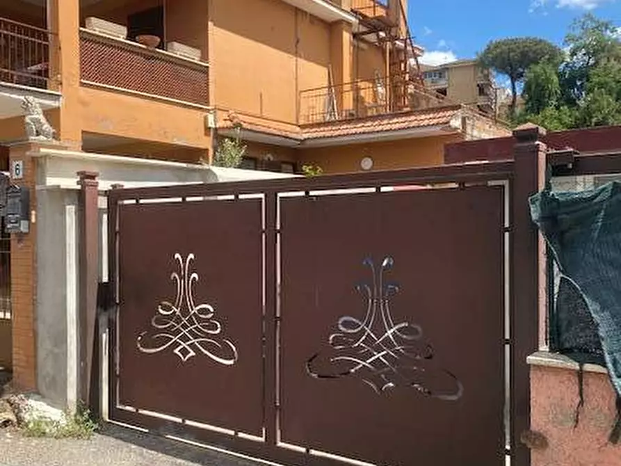 Immagine 4 di Casa semindipendente in vendita  in Via Prasco 8 a Roma