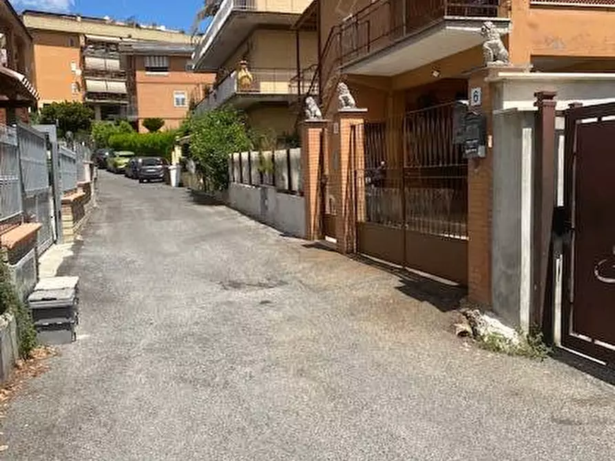 Immagine 5 di Casa semindipendente in vendita  in Via Prasco 8 a Roma