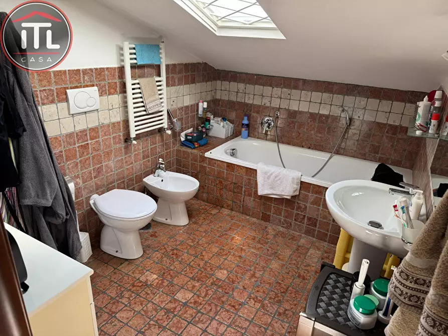 Immagine 23 di Appartamento in vendita  in Gavoi 12 a Roma