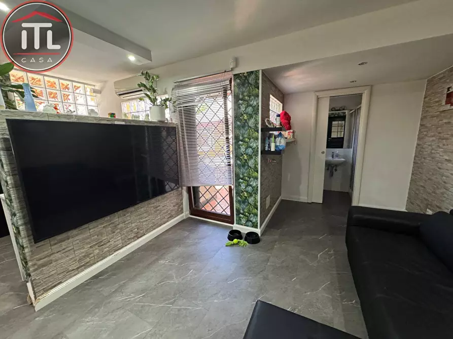 Immagine 3 di Appartamento in vendita  in Gavoi 12 a Roma