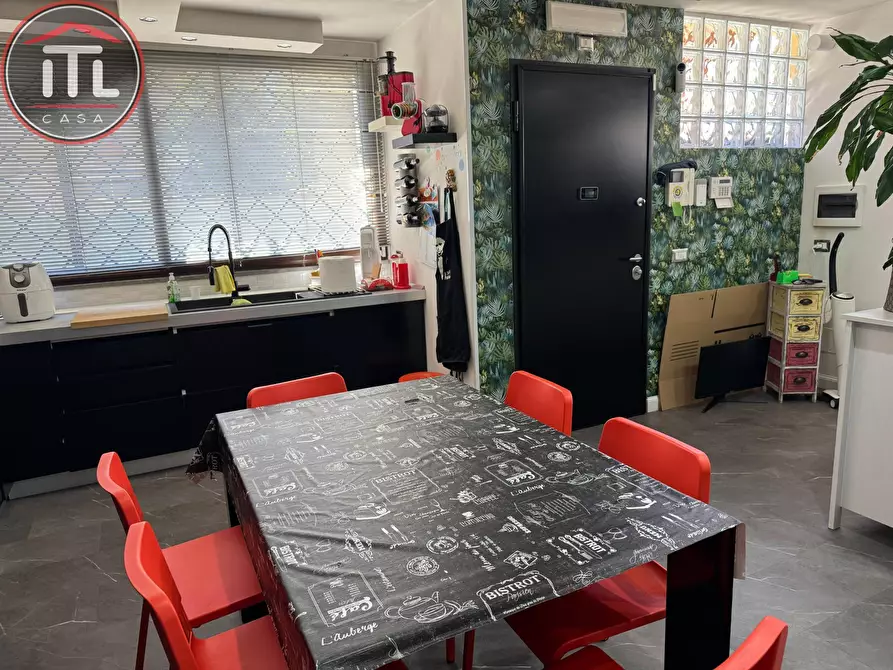 Immagine 8 di Appartamento in vendita  in Gavoi 12 a Roma